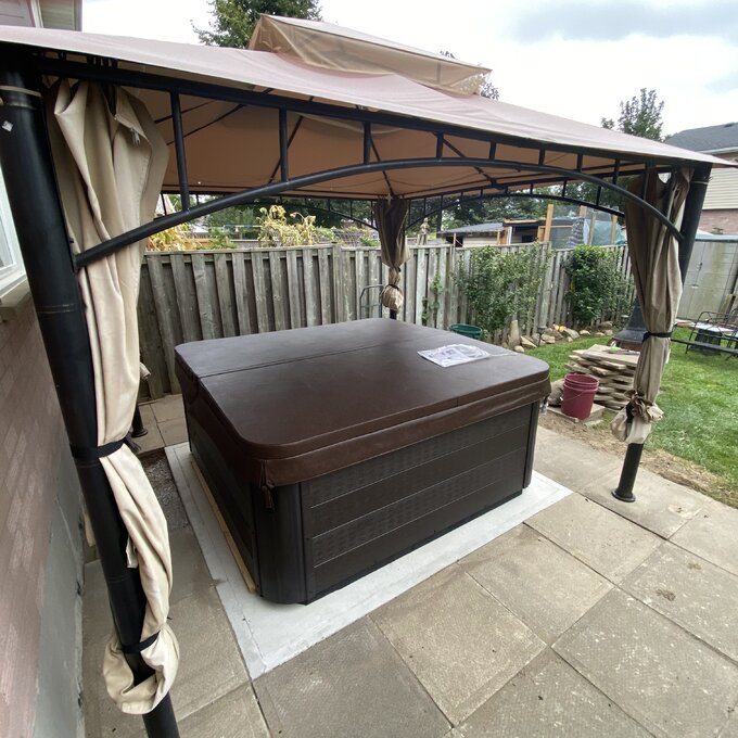 【Sports&Outdoors】American Spas 7 - Person 56 - Jet Acrylic Square Hot Tub with Ozonator and Built-In Speaker