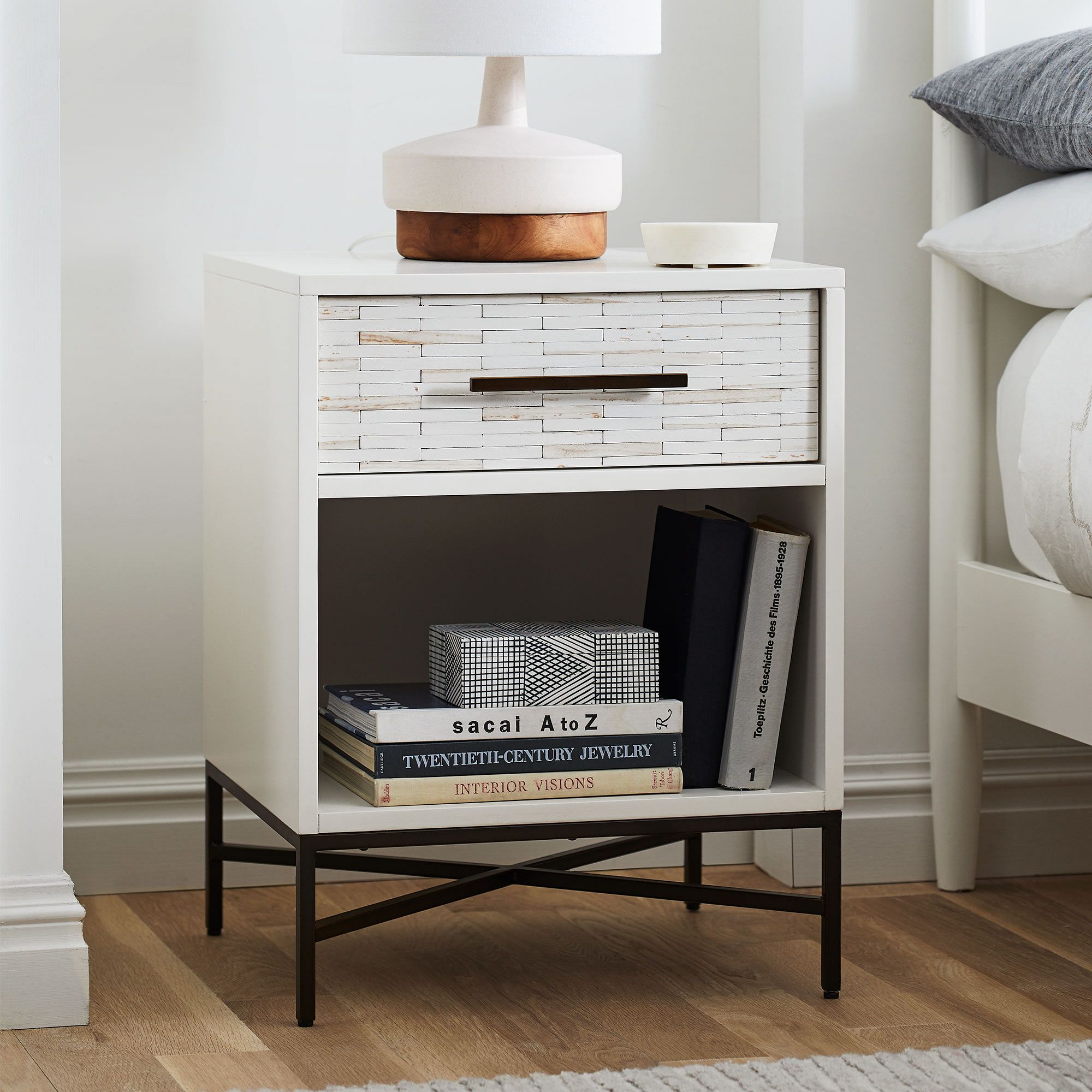 【Furniture】Wood Tiled Nightstand (20")