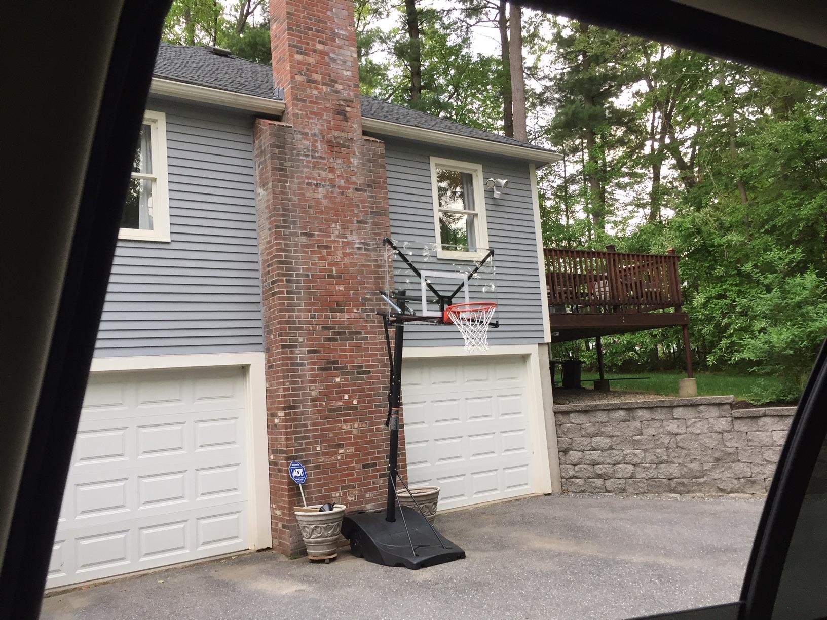 【Sports&Outdoors】Portable Height-Adjustable Basketball Hoop Assembles in 90 Minutes - Easy Lift & Roll Basketball Goal