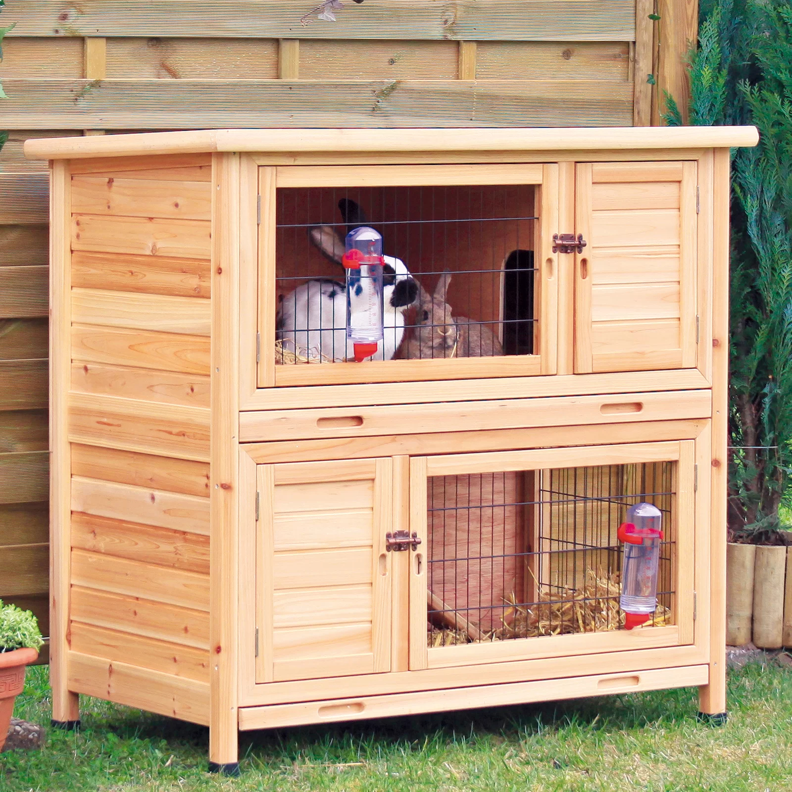 【Pet】Gatsby Weather Resistant Hutch with Ramp